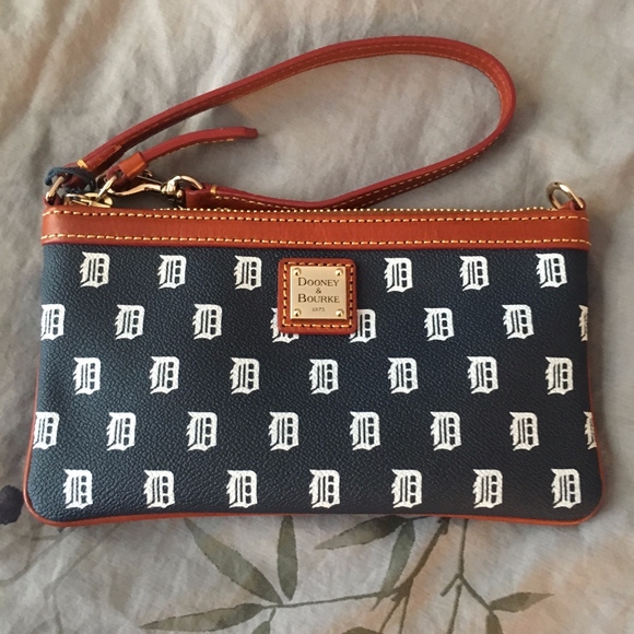 Dooney & Bourke Handbags - Dooney & Bourke MLB Detroit Tigers Wristlet